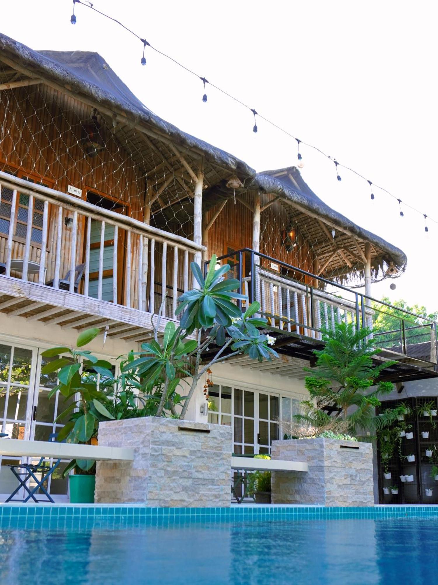 Urban Oasis Resort, Tarlac エクステリア 写真