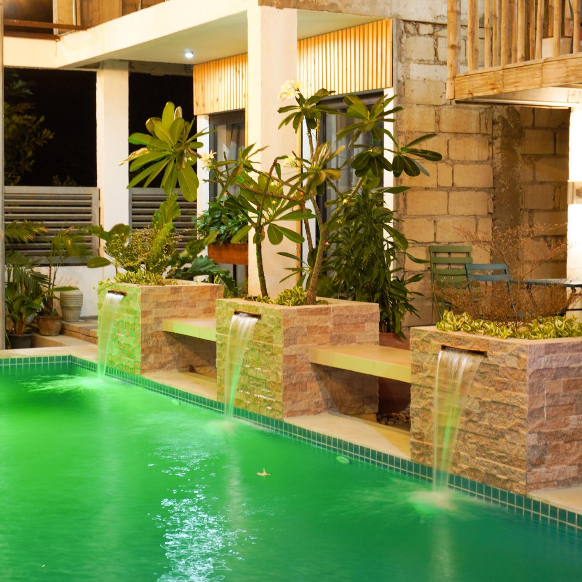 Urban Oasis Resort, Tarlac エクステリア 写真