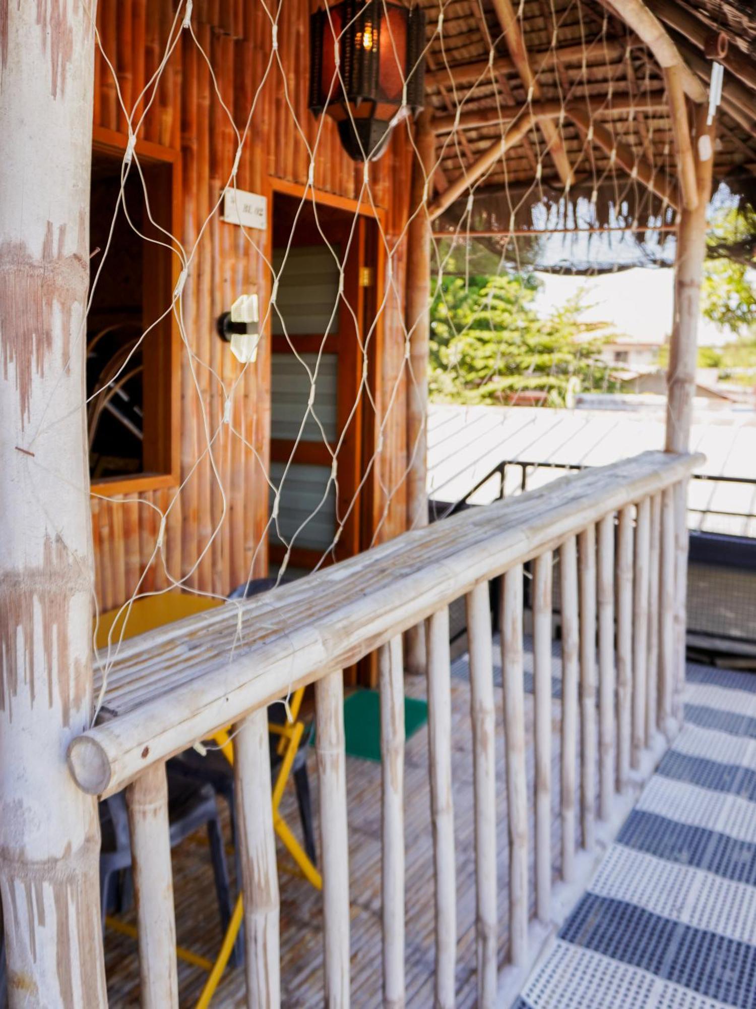 Urban Oasis Resort, Tarlac エクステリア 写真