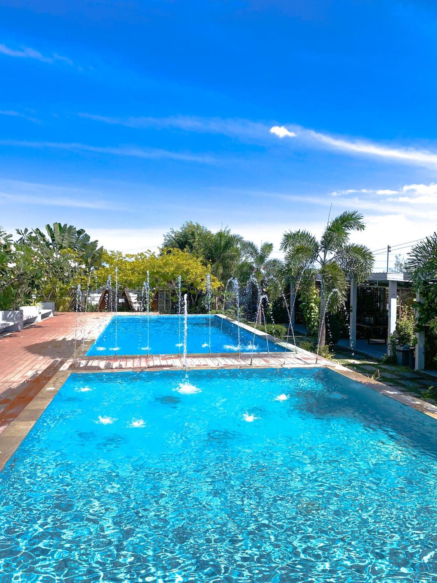 Urban Oasis Resort, Tarlac エクステリア 写真