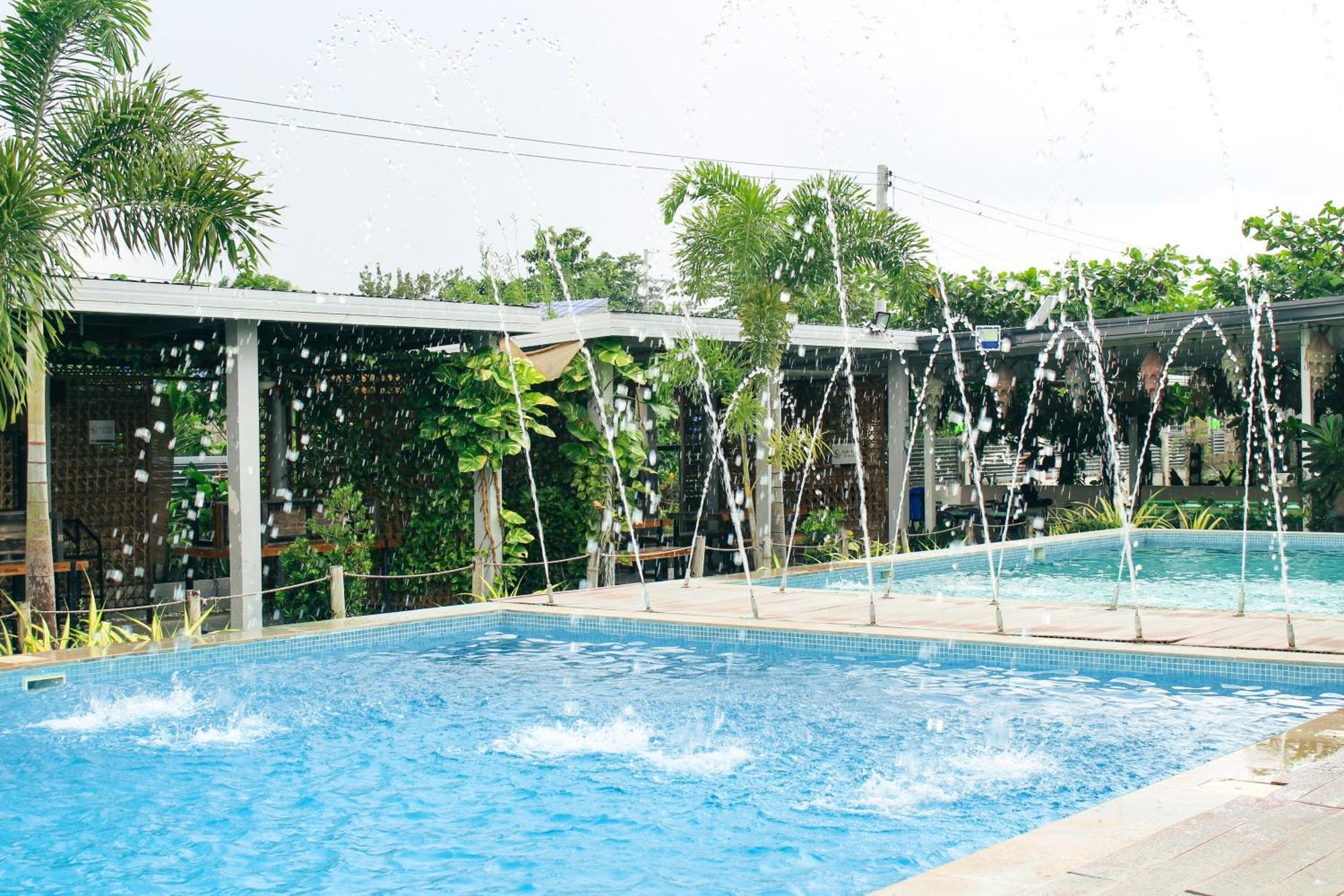 Urban Oasis Resort, Tarlac エクステリア 写真